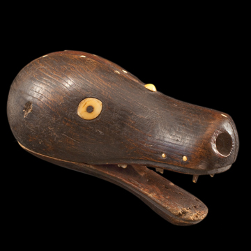 Inupiat Tobacco Container in the form of a Wolf